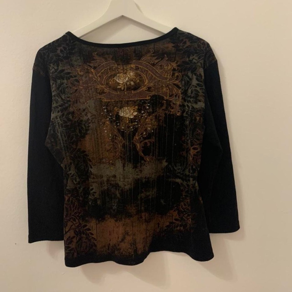 Suzie in the City cute thrifted long sleeve shirt